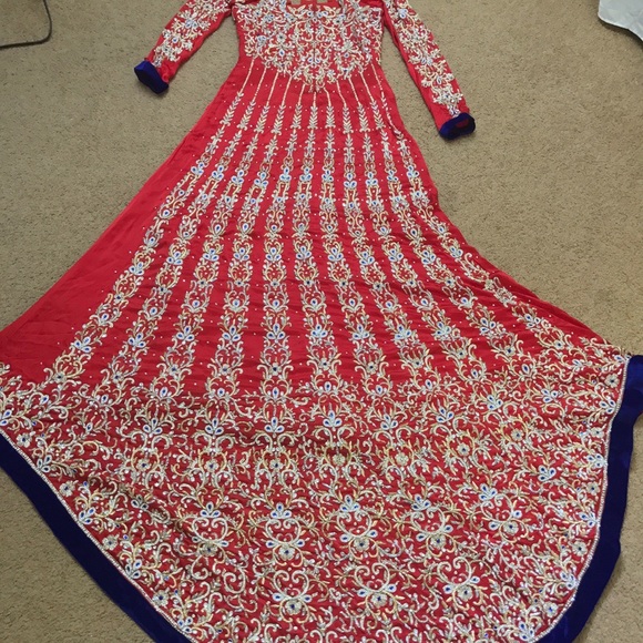 Pakistani bridal suit - Picture 4 of 6
